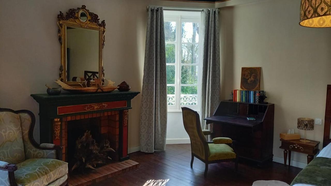 Отель La Lande Pleyber-Christ Экстерьер фото